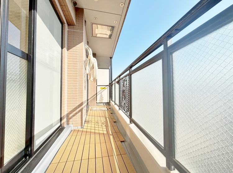 バルコニー 暮らしの中で、光と風を演出してくれるバルコニー。