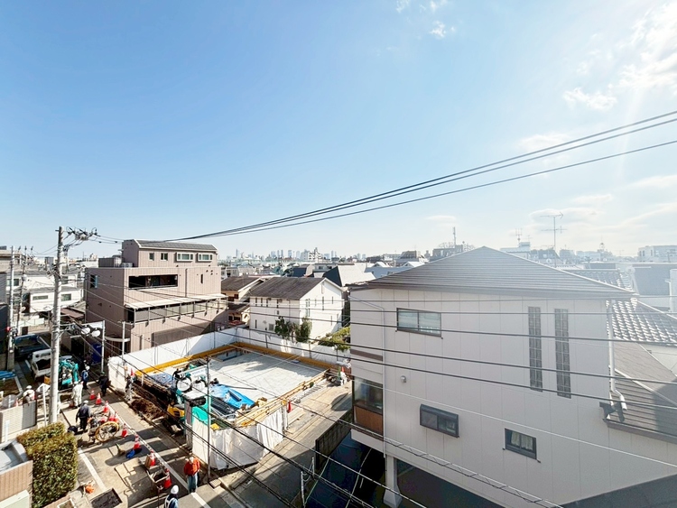 バルコニー 頬をなでる、優しい風を感じることが出来ます。