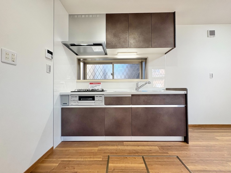 キッチン スマートな意匠と充実の機能を備えたキッチンが、暮らしにおいしい彩りを添えます。