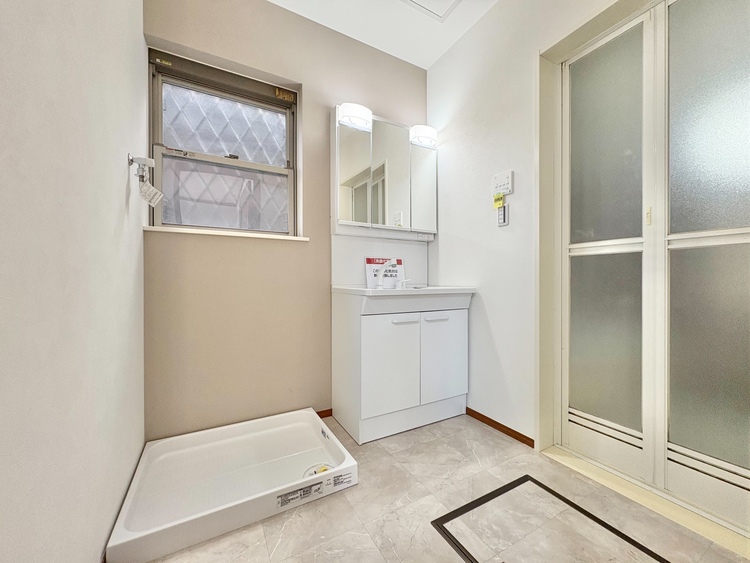 洗面 清潔感と心地よさを重視した、上質感漂うパウダールーム。