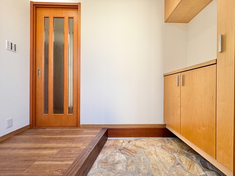 玄関 シューズボックスを完備した玄関です。