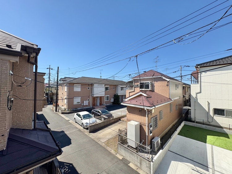 バルコニー 窓を開けると広がる青空。心をリフレッシュして日々を過ごしていきましょう。