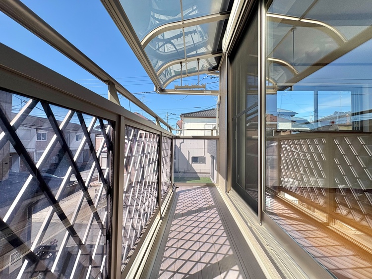 バルコニー 暮らしの中で、光と風を演出してくれるバルコニー。