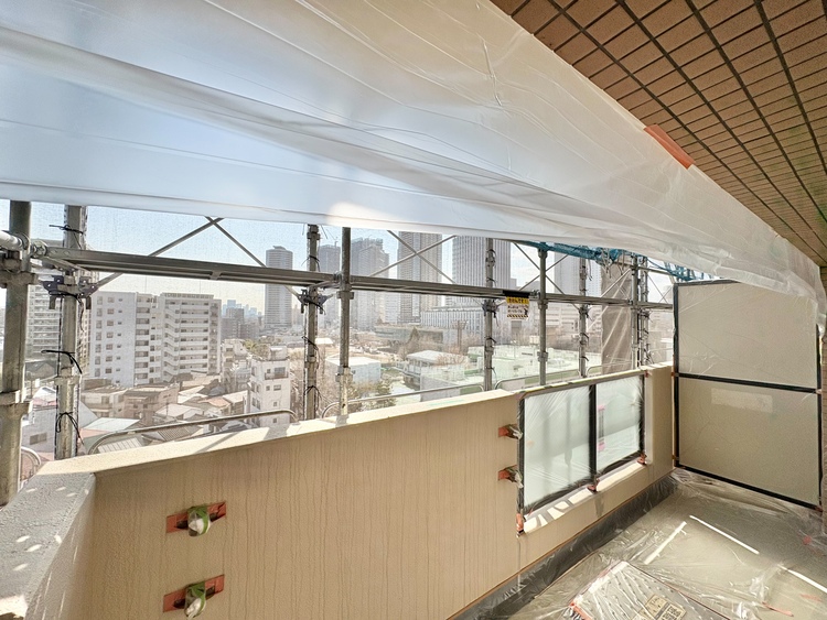 バルコニー 暮らしの中で、光と風を演出してくれるバルコニー。