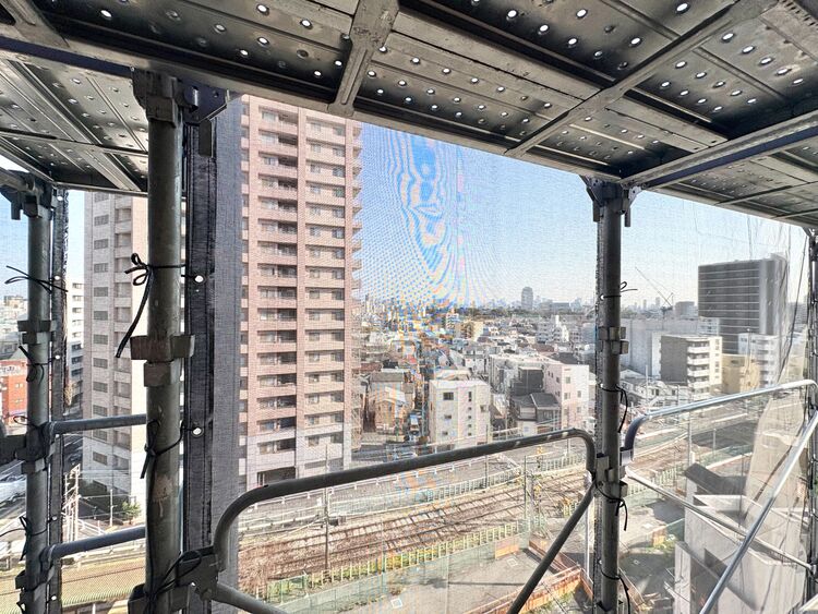 バルコニー 窓を開けると広がる青空。心をリフレッシュして日々を過ごしていきましょう。