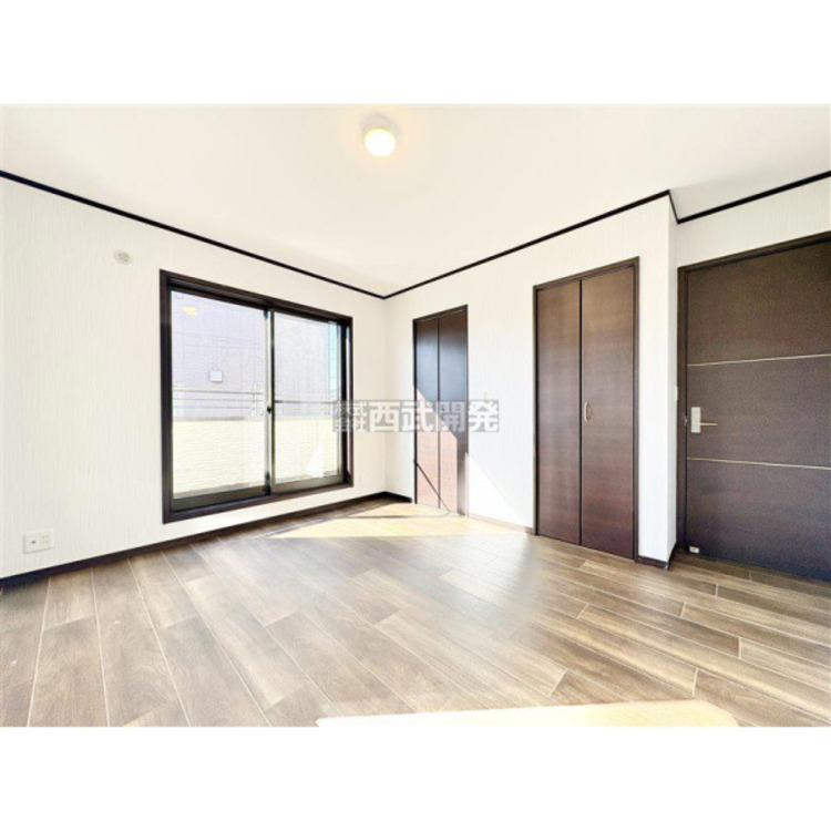 内装 