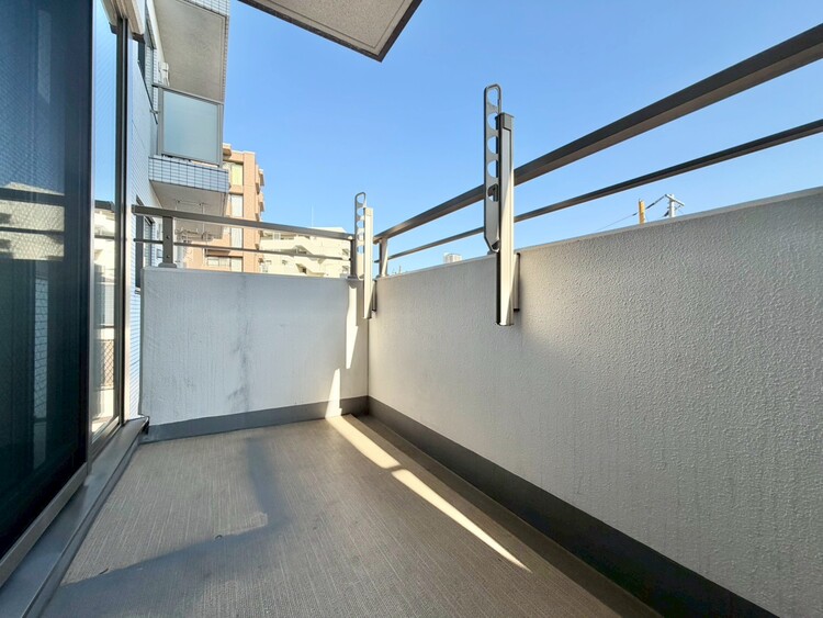 その他 朝の澄んだ空気や、夕方に吹く清々しい風を感じられるバルコニー。