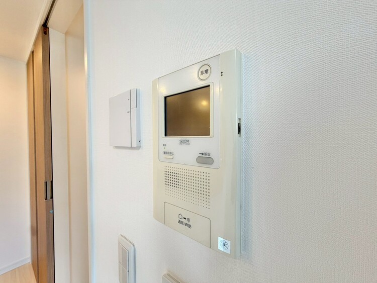 その他 誰が来てもわかる様にモニター付きインターホンを設置。