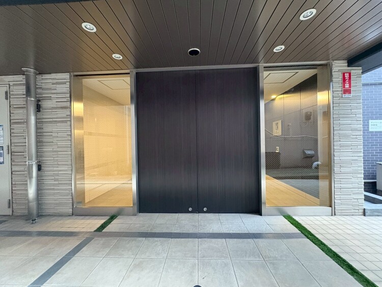 その他 上質感漂う玄関アプローチです。