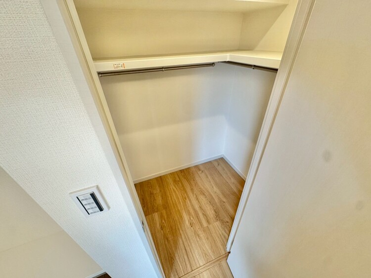 その他 収納スペースが付いていて、お部屋を広く使っていただけます。