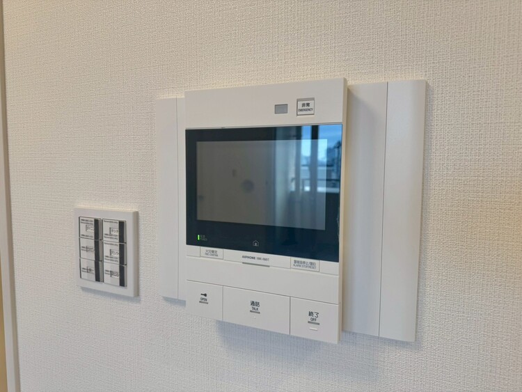 その他 誰が来てもわかる様にモニター付きインターホンを設置。