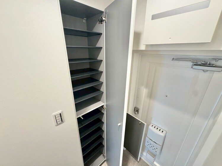 その他 家電やスーツケース、ストック品など何でも片付く嬉しい空間です。