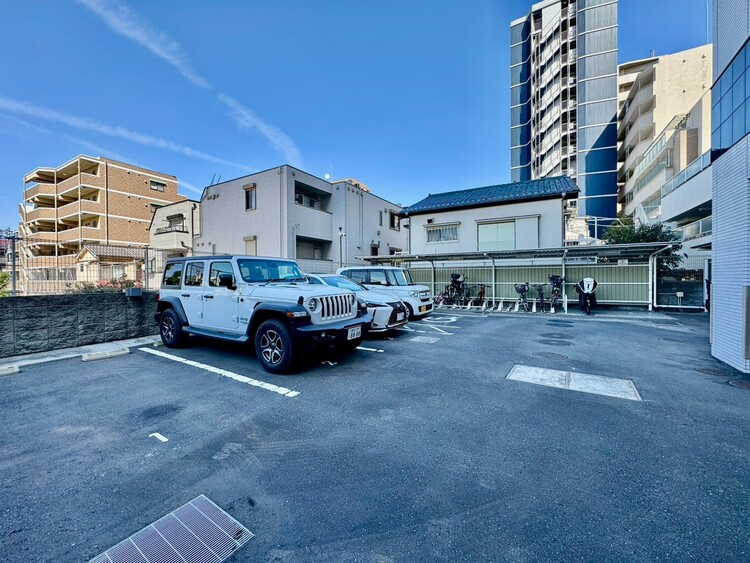 その他 駐車スペースが嬉しいですね。※空き状況は都度ご確認下さい。