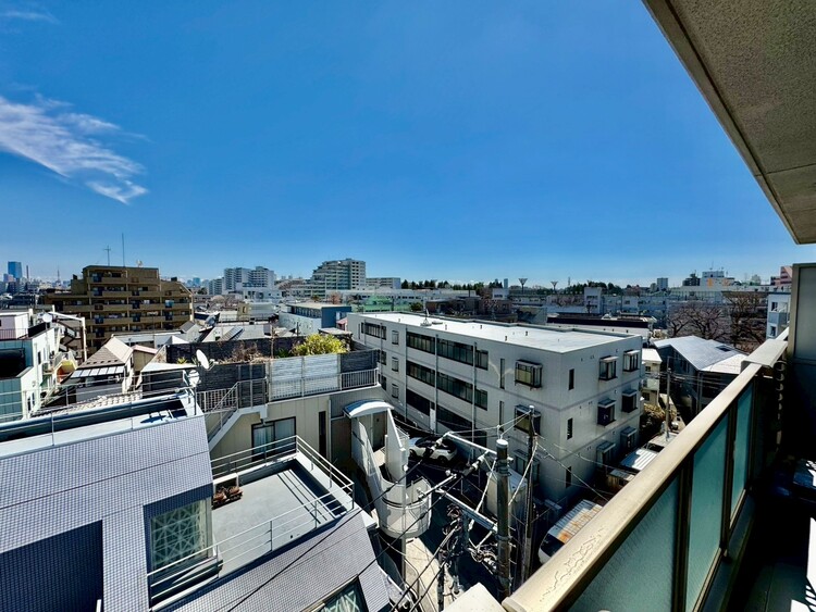 その他 眺望や窓からの景色が良いと、家で過ごす時間も快適です。