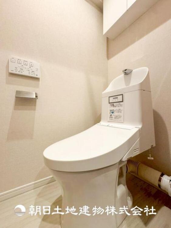 トイレ 【トイレ】温水洗浄便座付トイレです。毎日使う場所だから、より快適な空間に仕上げられています。