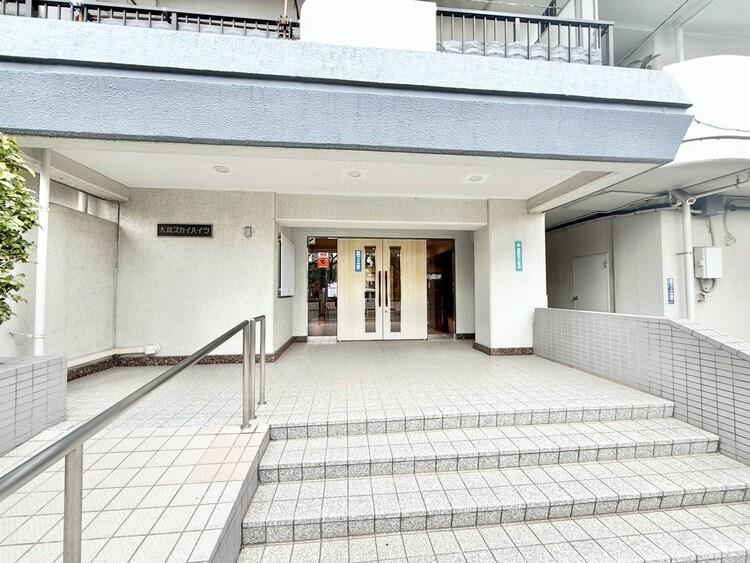 その他 上質感漂う玄関アプローチです。