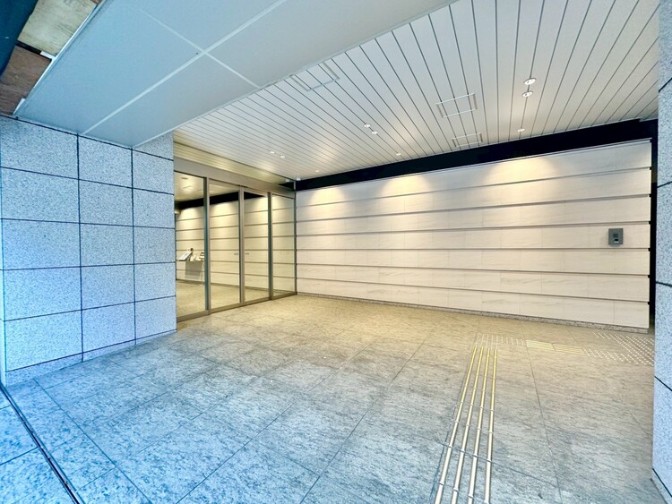 その他 上質感漂う玄関アプローチです。