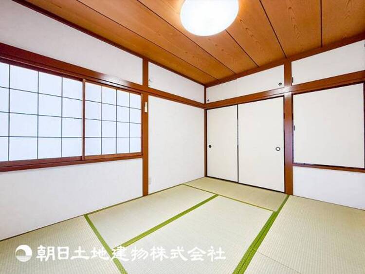 内装 【和室】近年減少傾向にありますが、和室があることで落ち着きと癒しの空間が生まれます。