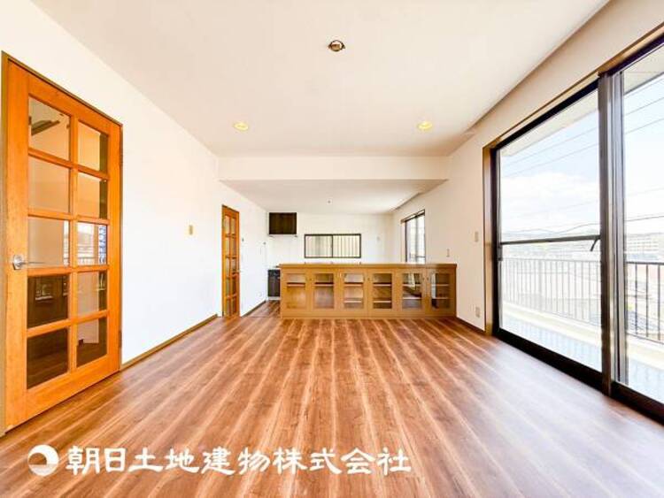 居間 【リビング】リビングで家族との時間、自分の時間を大切にできる空間を作りました。