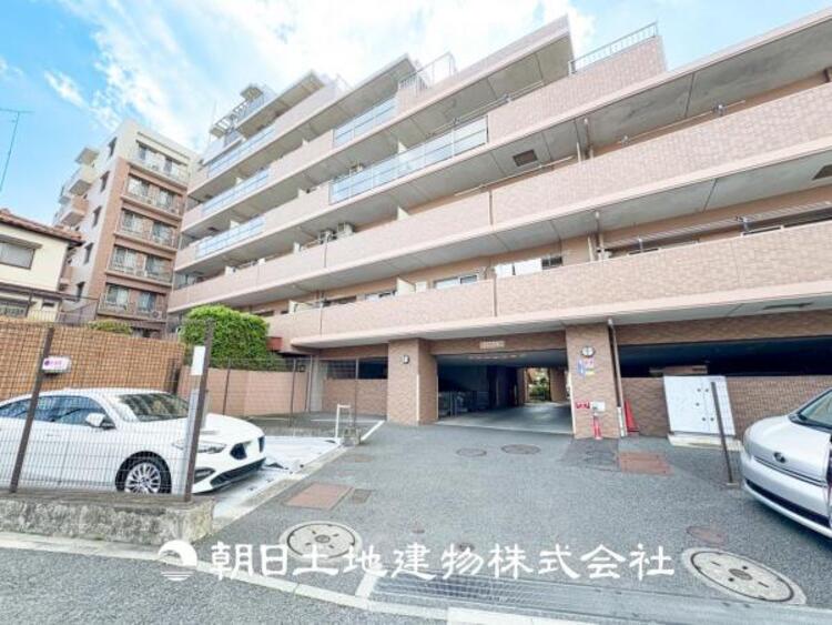 外観 【外観写真】時間のゆとりと空間、暖かな陽光がもたらす光と風を独占してください。