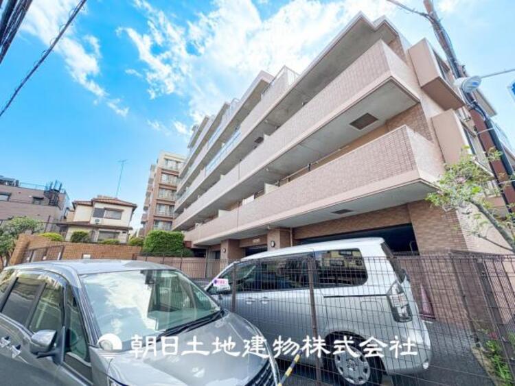 外観 【外観写真】デザインされた空間と競い合うかのような充実した建物となっております。