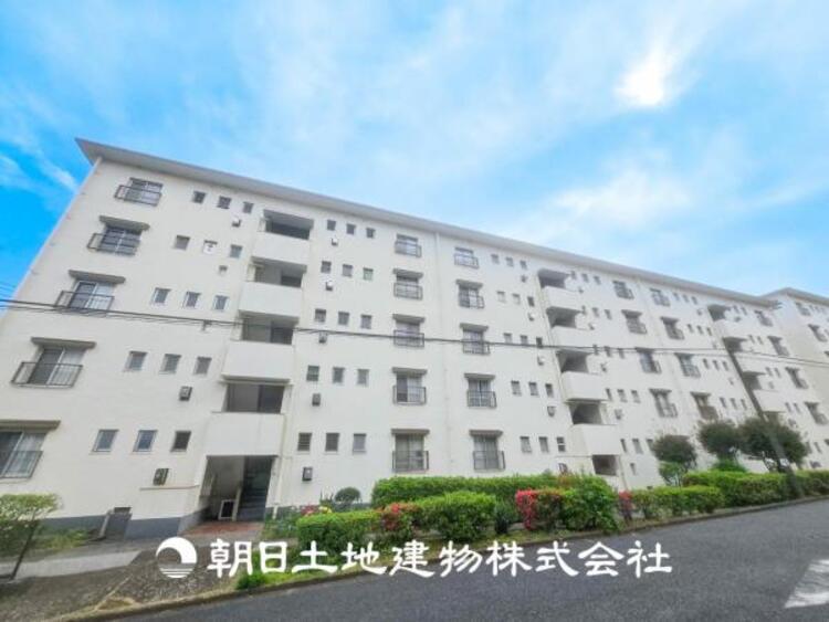 外観 【外観写真】時間のゆとりと空間、暖かな陽光がもたらす光と風を独占してください。