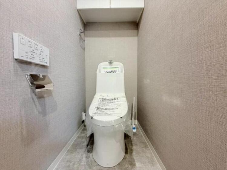トイレ 【トイレ】ウォシュレット、保温機能付き便座など充実の設備です　お掃除がしやすくストレスフリー！！