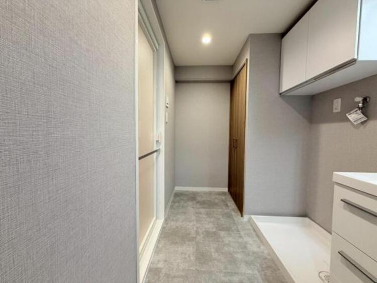 洗面 【洗面・脱衣所】使用頻度の高い場所だからこそ便利な空間に。多人数での使用も考えた便利な空間です