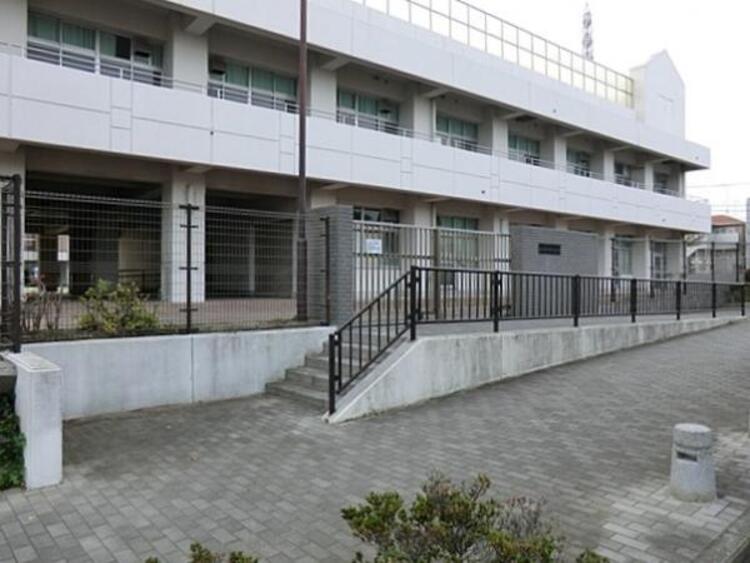 周辺 横浜市立岩井原中学校まで約320ｍ