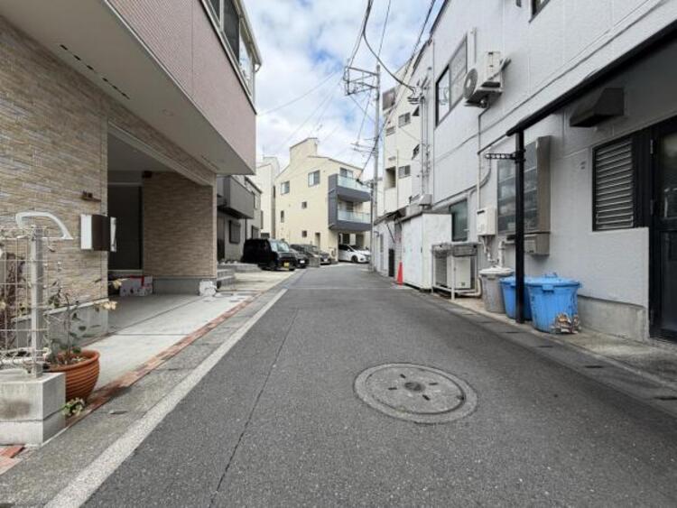 外観 ●〇閑静な住宅地に馴染む落ち着いた色合いの外観。長く愛着を持って住んで頂きたいからこそ飽きのこないシンプルな色目を採用しました。外壁には耐久性・防汚性に優れ、お掃除もしやすいたサイディング材を使用〇● 