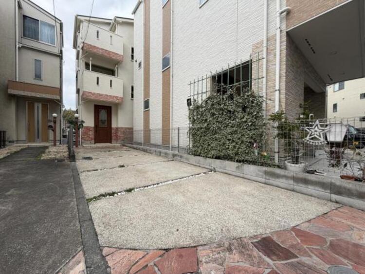 駐車場 ●〇日々の生活にクルマは欠かせない方は、駐車場確保は大事な条件です。マンションに居住した場合には、月々で駐車料金が掛かります。しかし戸建ての場合は費用負担０。居住費のランニングコストを抑えましょう〇● 