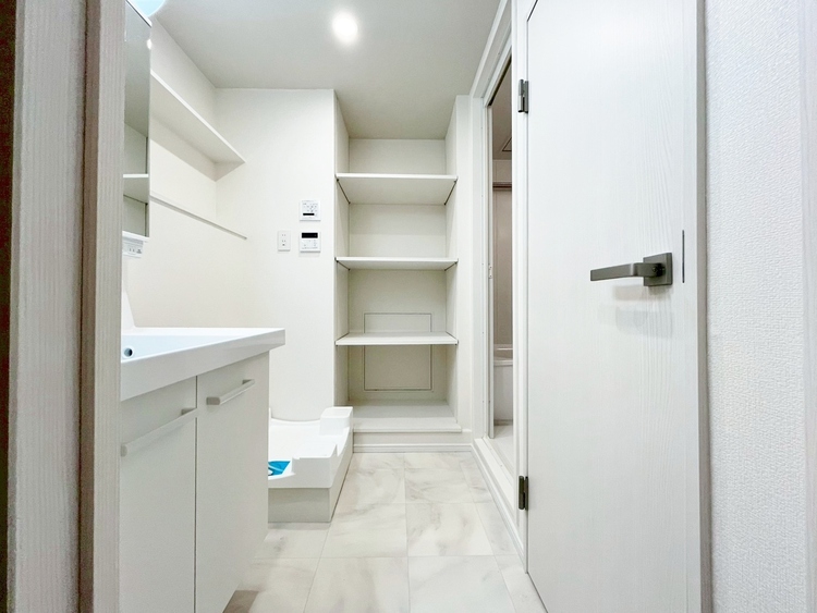 洗面 清潔感と心地よさを重視した、上質感漂うパウダールーム。