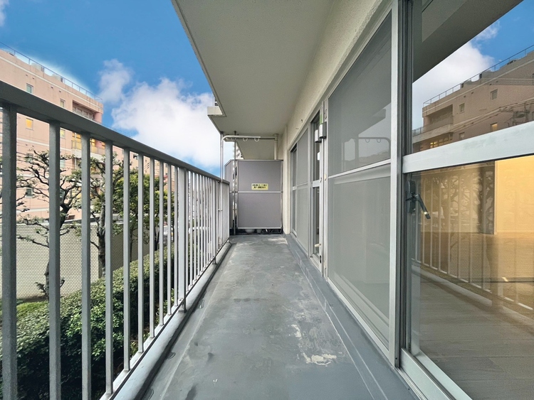 バルコニー 暮らしの中で、光と風を演出してくれるバルコニー。