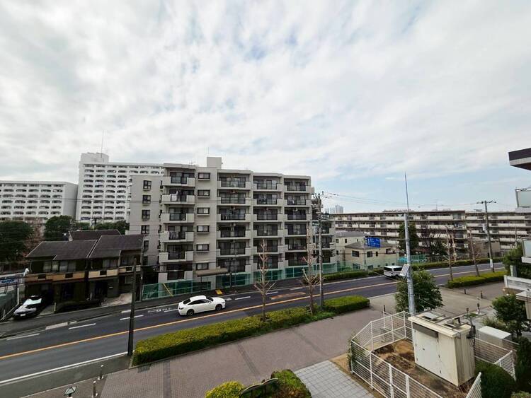その他 眺望や窓からの景色が良いと、家で過ごす時間も快適です。