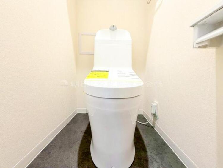 トイレ 【トイレ】ウォシュレット、保温機能付き便座など充実の設備です　お掃除がしやすくストレスフリー！！
