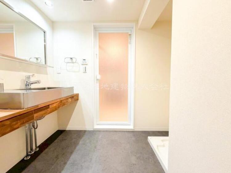 洗面 【洗面・脱衣所】使用頻度の高い場所だからこそ便利な空間に。多人数での使用も考えた便利な空間です