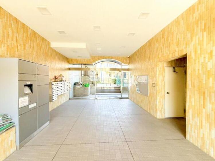 その他 【ロビー】宅配BOXも完備されており、スペースがしっかりと確保されたロビーです。