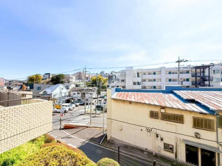 その他 【眺望】視線を遮る高い建物がなく、開放的で、他人の視線を感じにくい環境です。