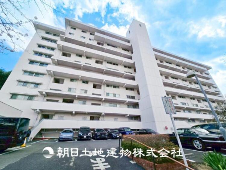 外観 【外観写真】デザインされた空間と競い合うかのような充実した建物と共に大切な家族の思い出を刻んでいきます。