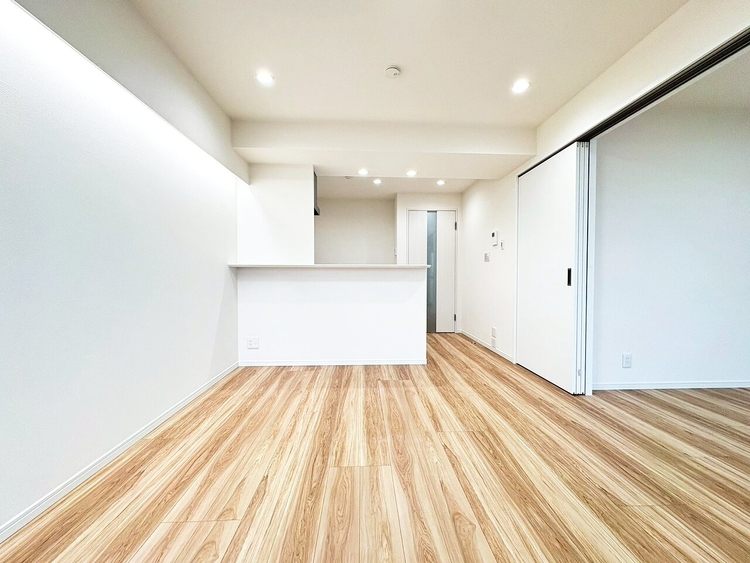 居間 快適に過ごす毎日を求めて、暮らしの中でご自身の「マイホーム」に創り上げてください。