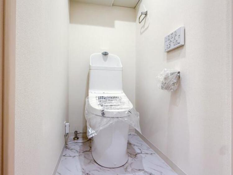 トイレ 清潔感のあるシンプルで使いやすいトイレです。