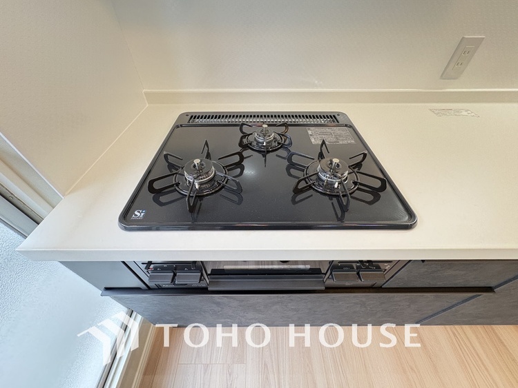 その他 3口ガスコンロで効率よくお料理できますね