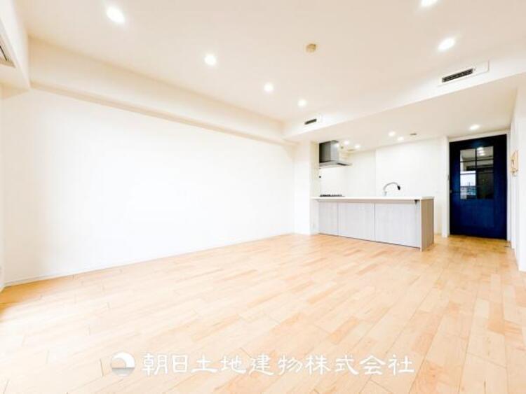 居間 【リビング】家族や友人との時間など、１番多くの時間を過ごす空間だからこそ落ち着いた空間になります。