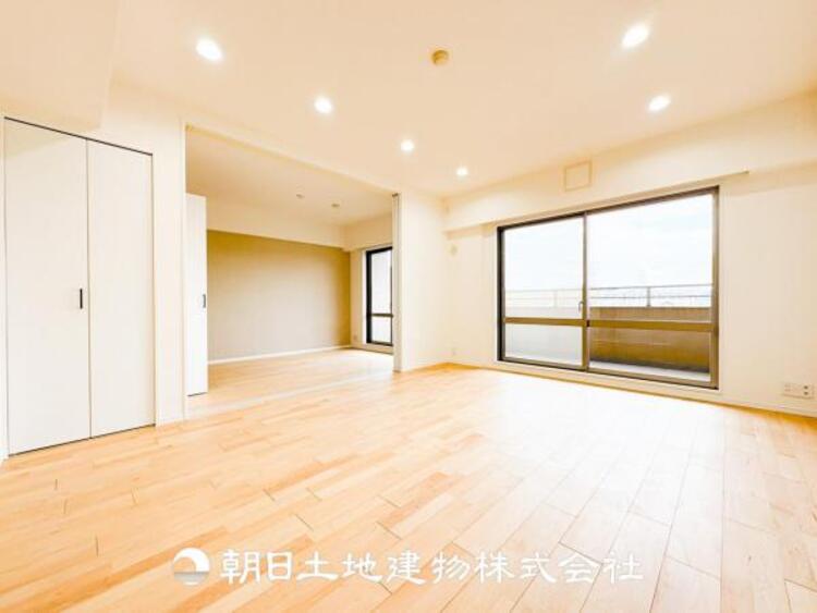居間 【リビング】何気なく過ぎる時でさえも上質なひと時となる快適な空間を目指しております。