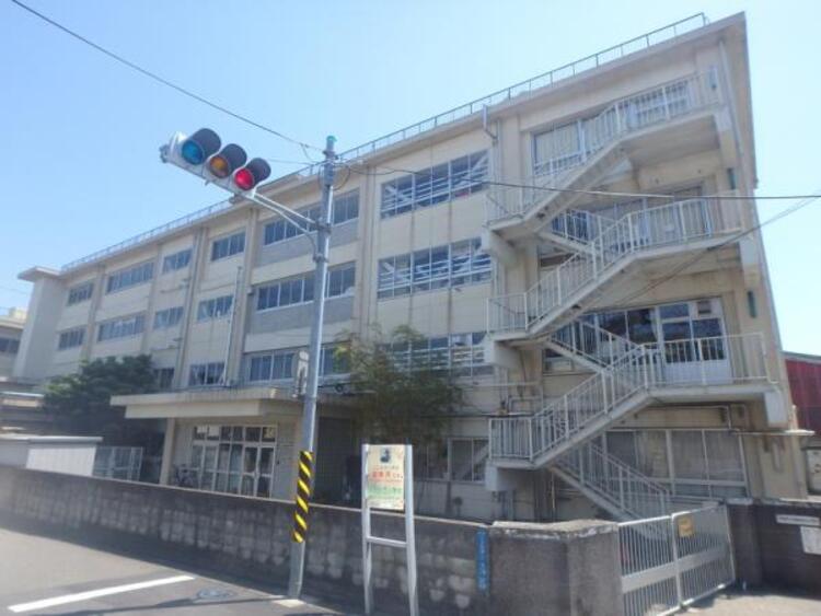 周辺 南百合丘小学校まで約754ｍ