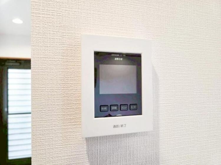 設備 【モニター付きインターホン】モニター付きインターホンでセキュリティも安心です。