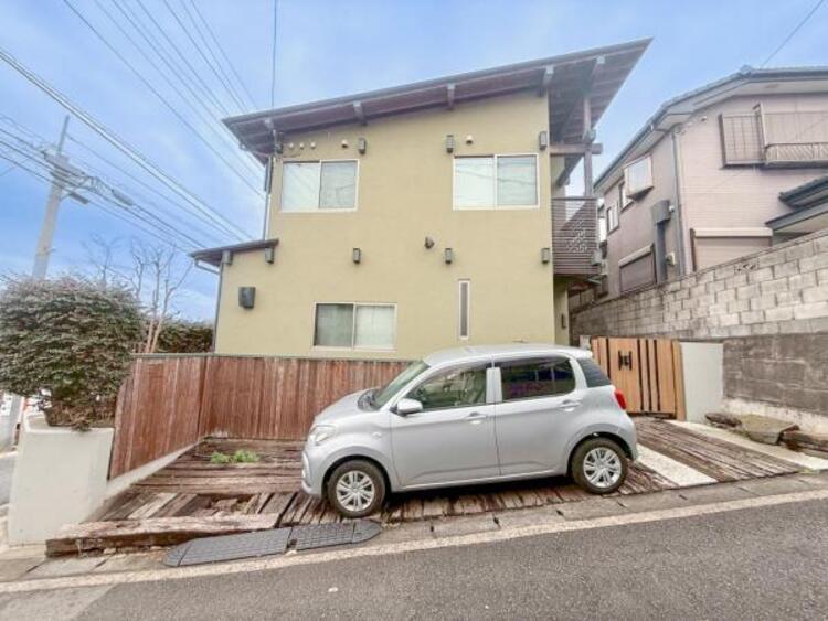 外観 閑静な住宅地の立地の為、気持ちよく過ごすことが出来そうです！やさしい陽とやわらかな風が生活を彩ります　ゆとりがあり、心地よく落ち着いて過ごせる日常は次世代にもつなげていきたい大切な資産です！ 