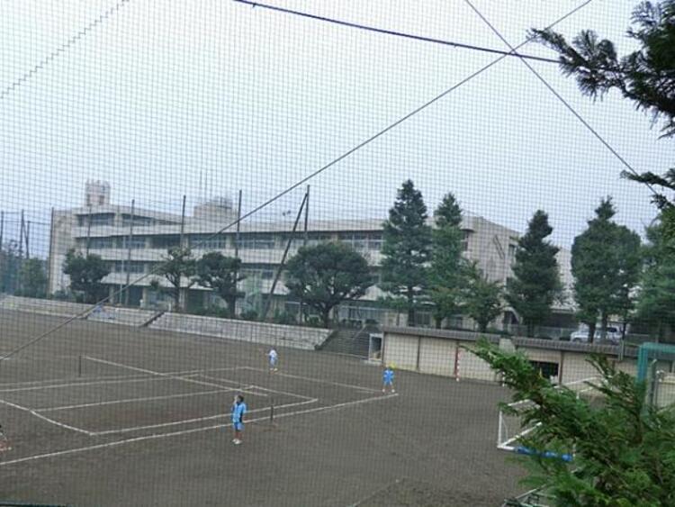 周辺 横浜市立六角橋中学校まで約1100ｍ