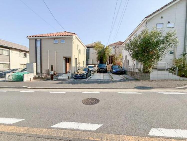 外観 毎日のお散歩も楽しく緑に恵まれた静かな住環境となります！！！伸び伸びスローライフを叶えてくれる物件！自然豊富な季節の移ろいを身近に感じられる環境は空間に彩りを添えておしゃれな住空間を作り上げます！ 