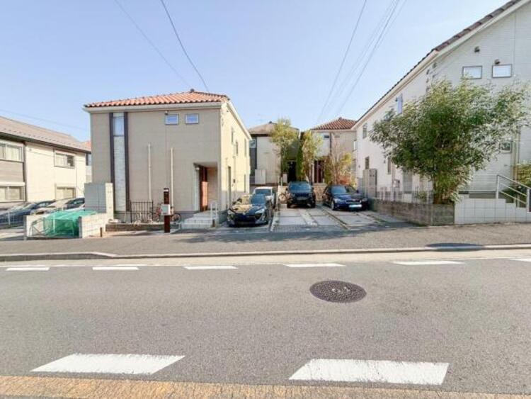 外観 閑静な住宅地の立地の為、気持ちよく過ごすことが出来そうです！やさしい陽とやわらかな風が生活を彩ります　ゆとりがあり、心地よく落ち着いて過ごせる日常は次世代にもつなげていきたい大切な資産です！ 